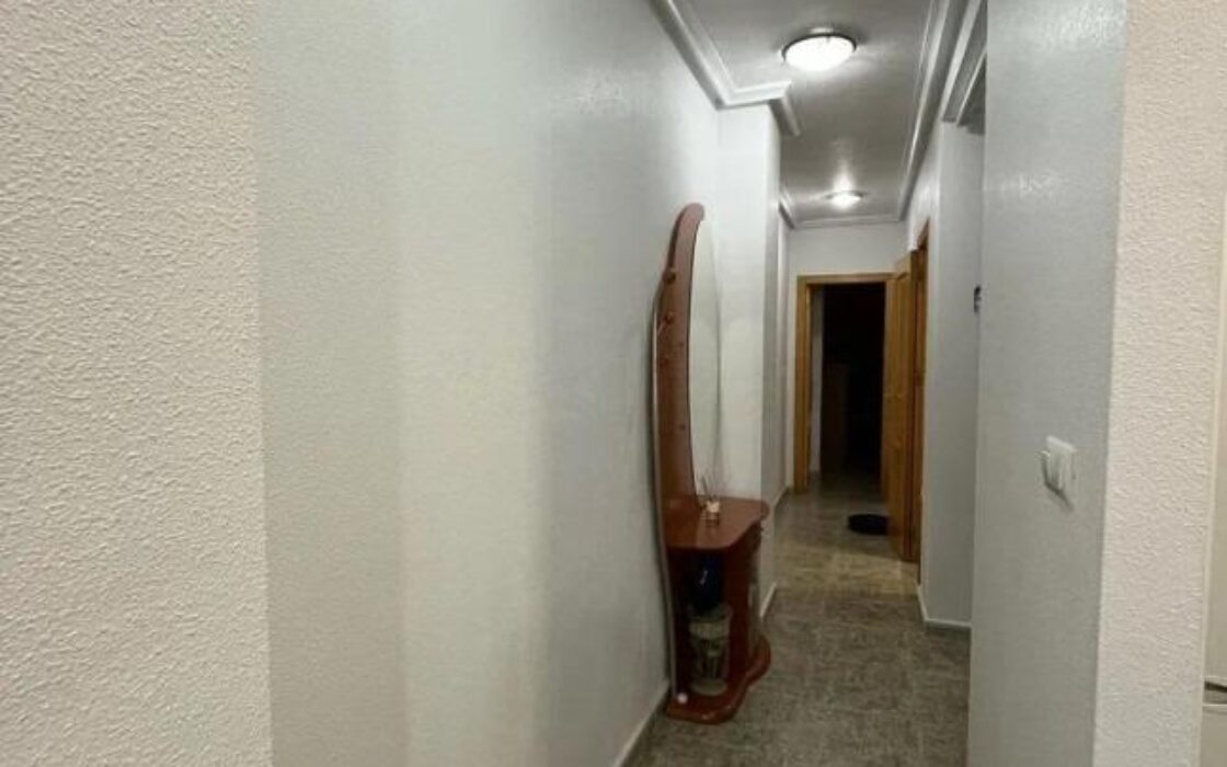 Апартаменты 60 кв.м в Торревьехе с 2 спальнями у моря