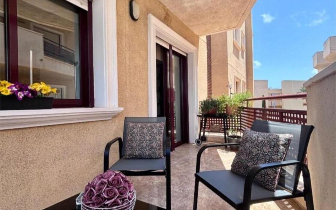 Апартаменты на Коста-Бланка с террасой 71 кв.м в Ориуэла Коста