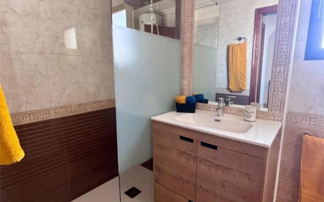 Апартаменты на Коста-Бланка с террасой 71 кв.м в Ориуэла Коста