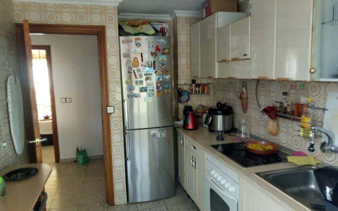 Апартаменты 98 кв.м в Аликанте с террасой и 4 комнатами