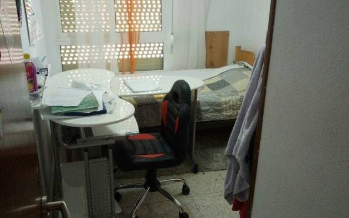 Апартаменты 98 кв.м в Аликанте с террасой и 4 комнатами