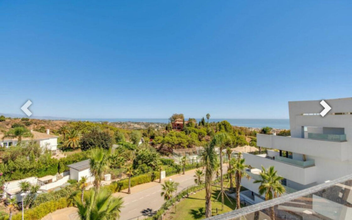 Пентхаус-дуплекс в Эстепоне с террасой 165 кв.м