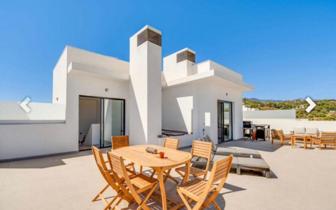 Пентхаус-дуплекс в Эстепоне с террасой 165 кв.м