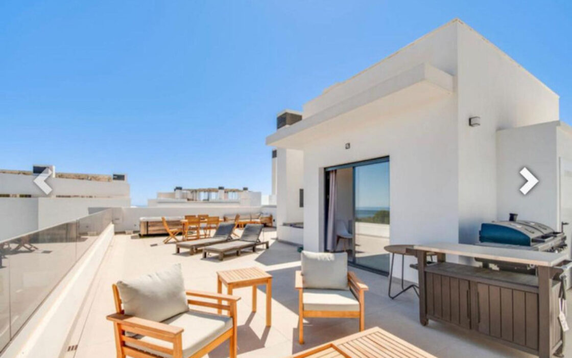 Пентхаус-дуплекс в Эстепоне с террасой 165 кв.м