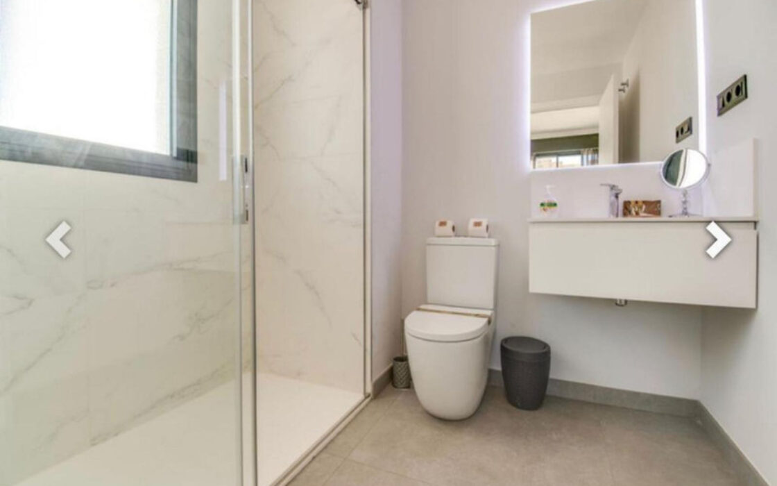 Пентхаус-дуплекс в Эстепоне с террасой 165 кв.м