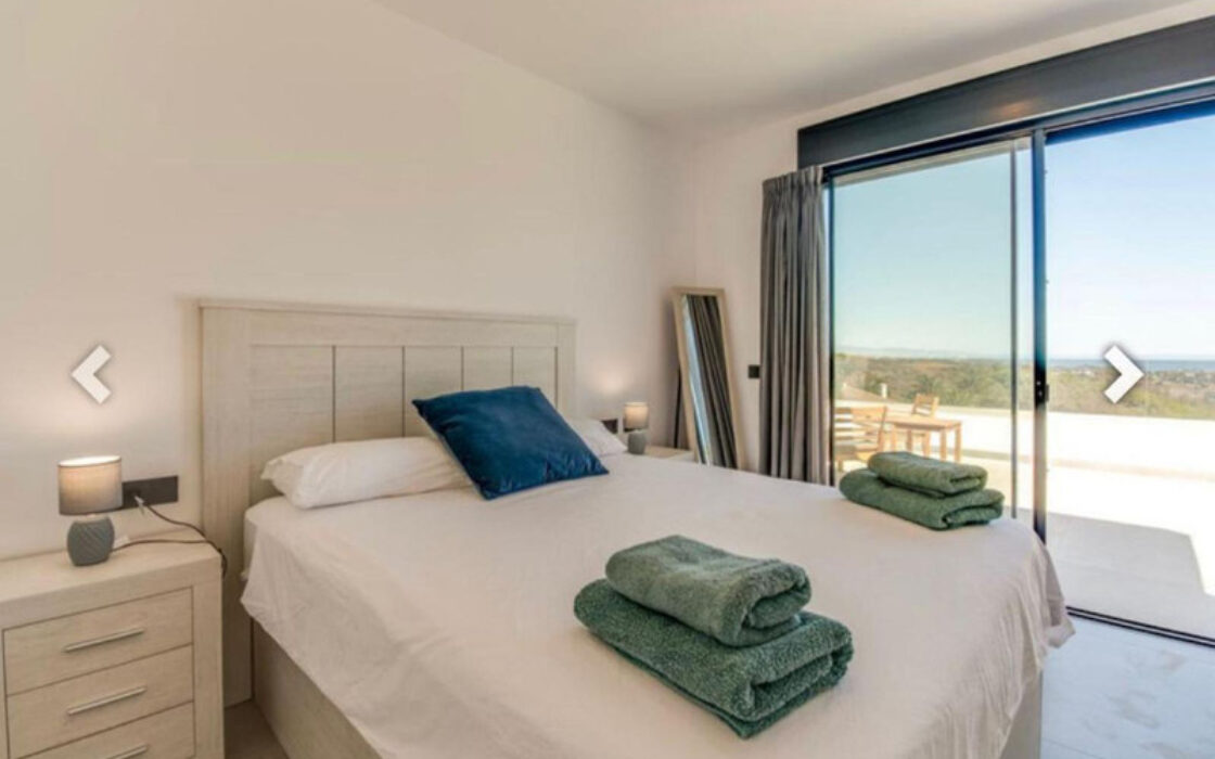 Пентхаус-дуплекс в Эстепоне с террасой 165 кв.м