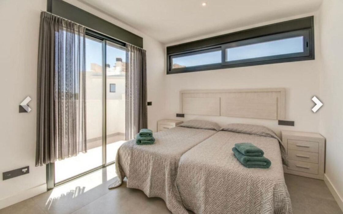 Пентхаус-дуплекс в Эстепоне с террасой 165 кв.м