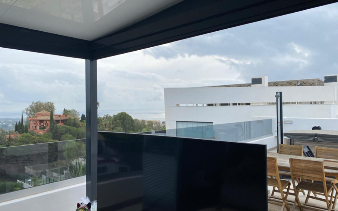 Пентхаус-дуплекс в Эстепоне с террасой 165 кв.м