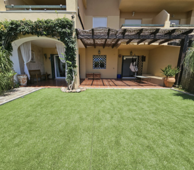 Двокімнатна квартира з великим садом в Естепоні 94 кв.м