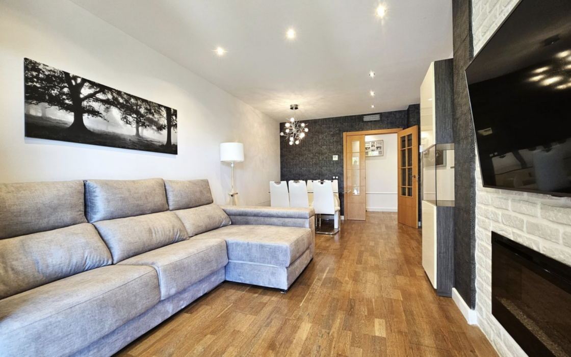 Двокімнатна квартира з великим садом в Естепоні 94 кв.м