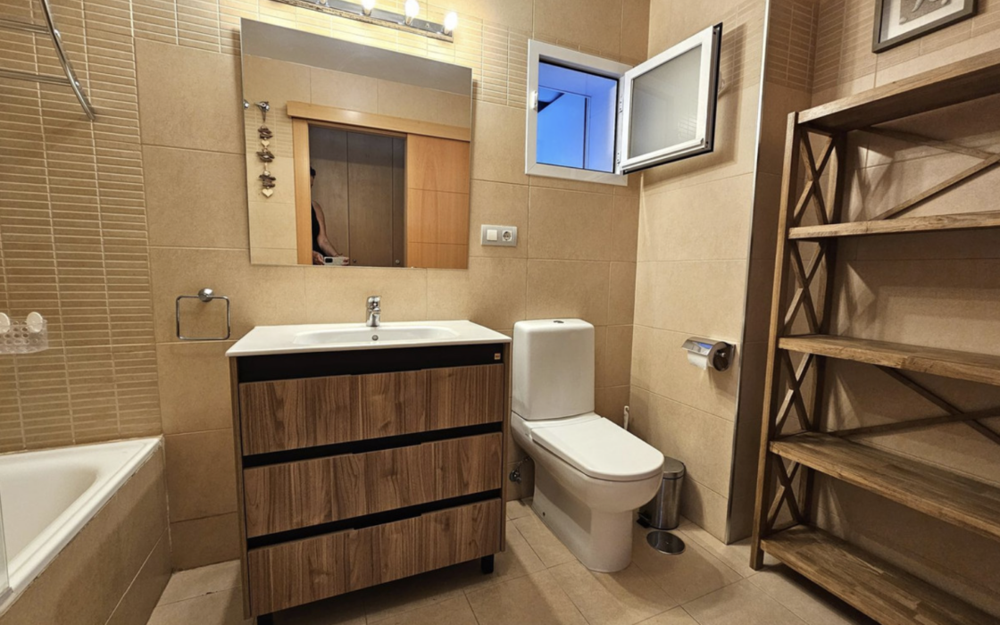 Двокімнатна квартира з великим садом в Естепоні 94 кв.м