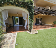 Двокімнатна квартира з великим садом в Естепоні 94 кв.м