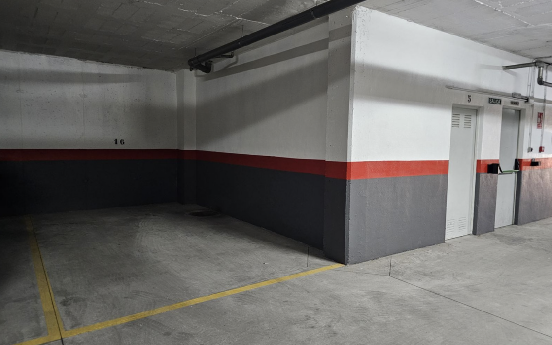 Двокімнатна квартира з великим садом в Естепоні 94 кв.м