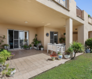 Двухкомнатные апартаменты с террасой в Эстепоне у моря