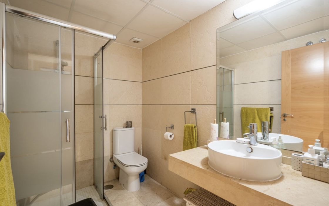 Двухкомнатные апартаменты с террасой в Эстепоне у моря