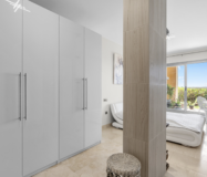 Двухкомнатные апартаменты с террасой в Эстепоне у моря