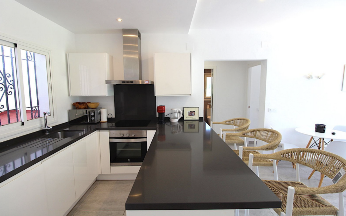 Двухкомнатная квартира с садом в Эстепоне 79 кв.м