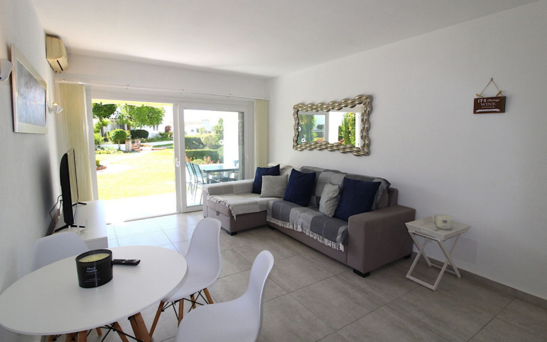 Двухкомнатная квартира с садом в Эстепоне 79 кв.м