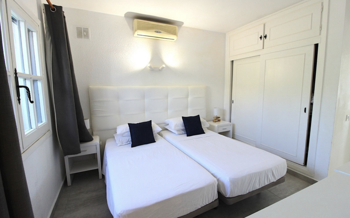 Двухкомнатная квартира с садом в Эстепоне 79 кв.м