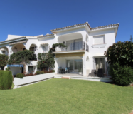 Двухкомнатная квартира с садом в Эстепоне 79 кв.м