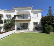 Двухкомнатная квартира с садом в Эстепоне 79 кв.м