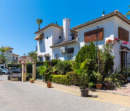 Таунхаус с террасой в Эстепоне 207 кв.м, 4 комнаты