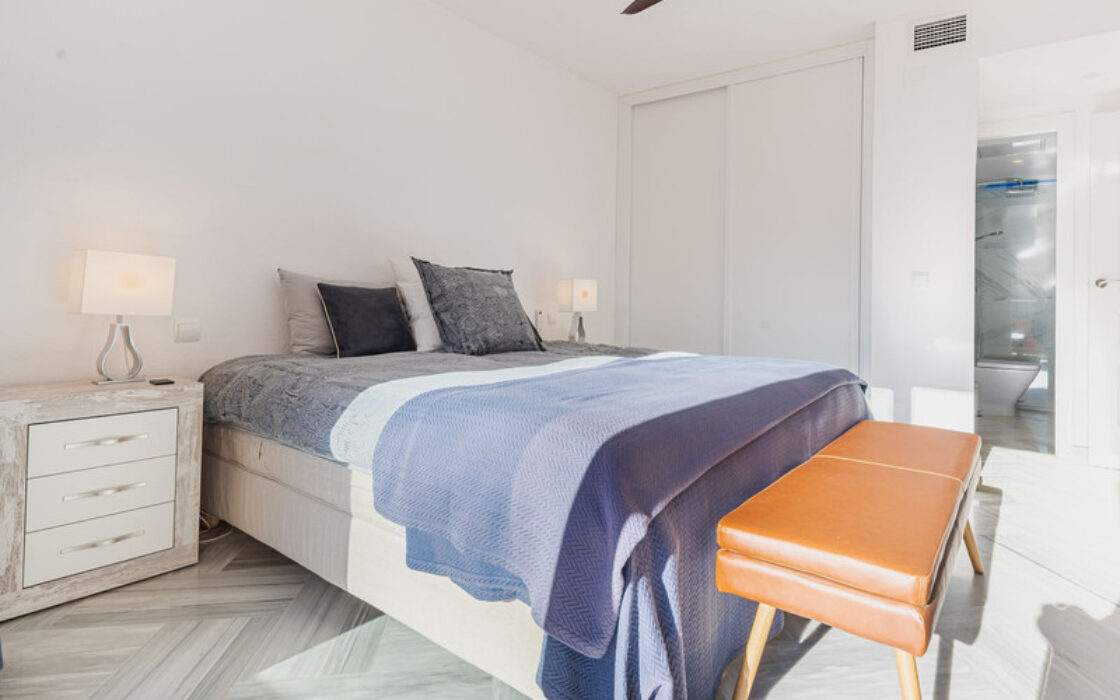 Таунхаус с террасой в Эстепоне 207 кв.м, 4 комнаты