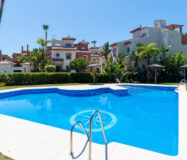 Таунхаус с террасой в Эстепоне 207 кв.м, 4 комнаты