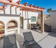 Таунхаус с террасой в Эстепоне 207 кв.м, 4 комнаты