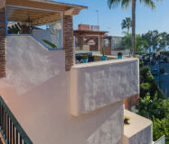 Таунхаус с террасой в Эстепоне 207 кв.м, 4 комнаты