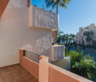 Таунхаус с террасой в Эстепоне 207 кв.м, 4 комнаты