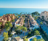 Таунхаус с террасой в Эстепоне 207 кв.м, 4 комнаты