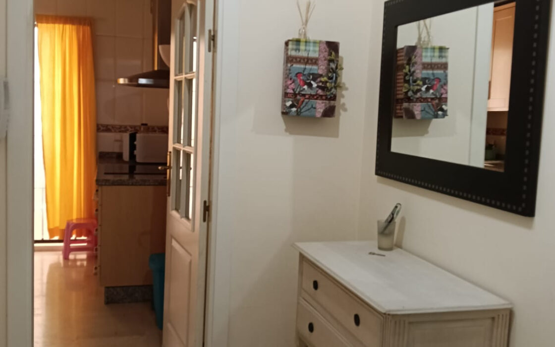 Однокімнатна квартира на набережній в Естепоні 62 кв.м