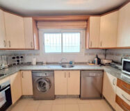 Просторный Таунхаус с Видом на Море в Манильве 146 кв.м