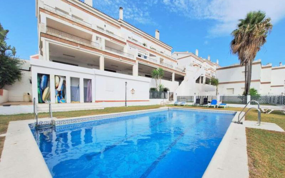 Просторный Таунхаус с Видом на Море в Манильве 146 кв.м