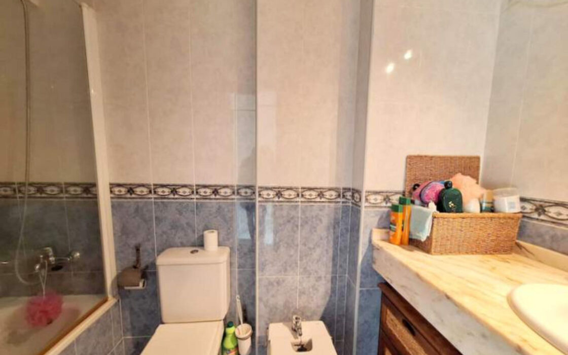 Просторный Таунхаус с Видом на Море в Манильве 146 кв.м