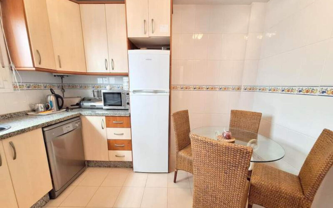 Просторный Таунхаус с Видом на Море в Манильве 146 кв.м