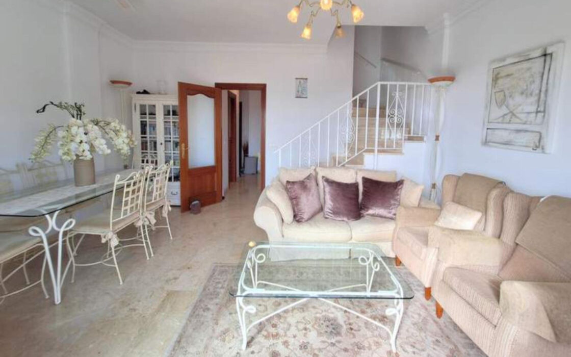 Просторный Таунхаус с Видом на Море в Манильве 146 кв.м