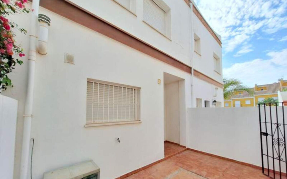 Просторный Таунхаус с Видом на Море в Манильве 146 кв.м