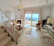 Просторный Таунхаус с Видом на Море в Манильве 146 кв.м