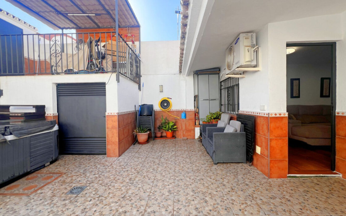 Таунхаус с террасой 43 м² в Нуэва-Анкдусии у моря