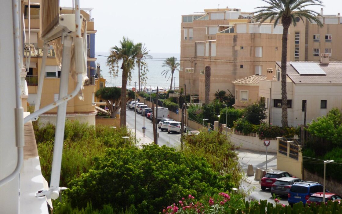 Апартаменты в Эль Кампельо 105 кв.м с террасой 200 м до моря