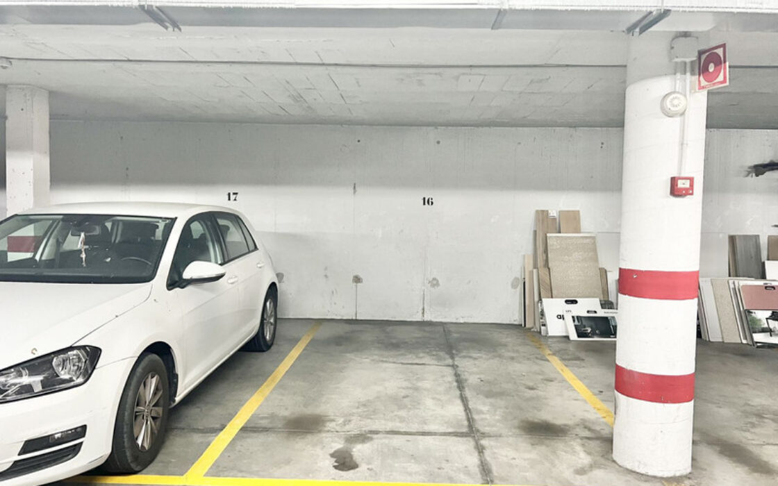 Дуплекс-пентхаус в Эстепоне с террасой и видом на море