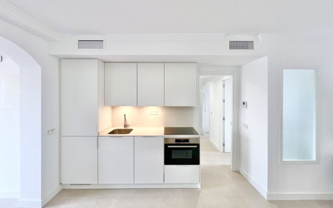 Дуплекс-пентхаус в Эстепоне с террасой и видом на море