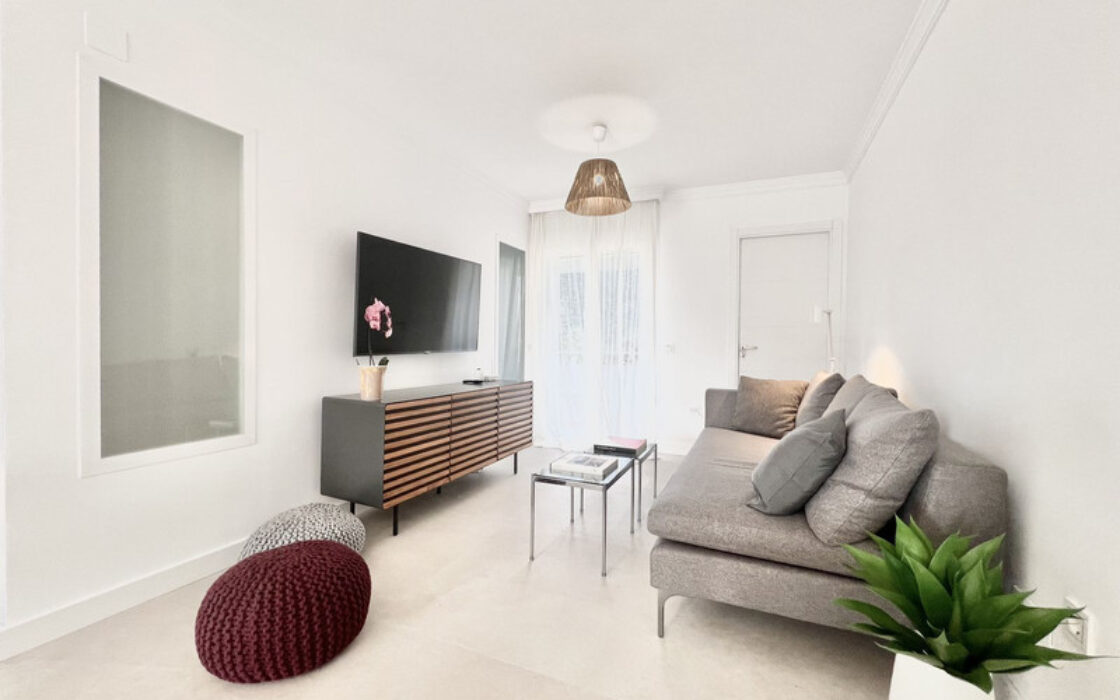 Дуплекс-пентхаус в Эстепоне с террасой и видом на море