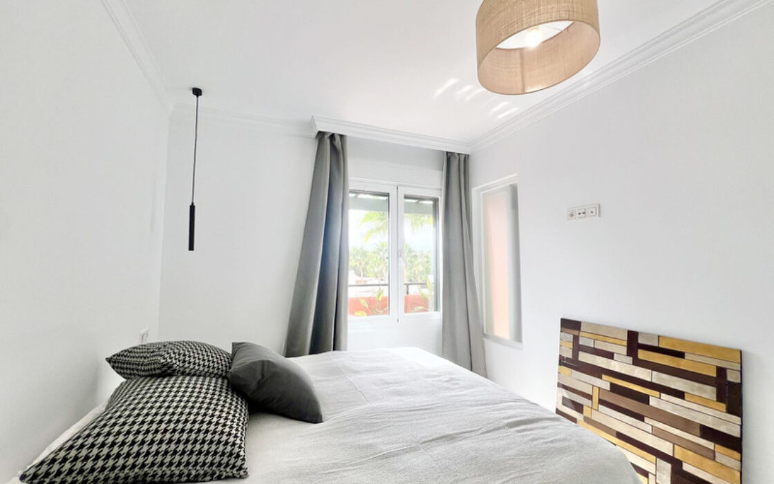 Дуплекс-пентхаус в Эстепоне с террасой и видом на море