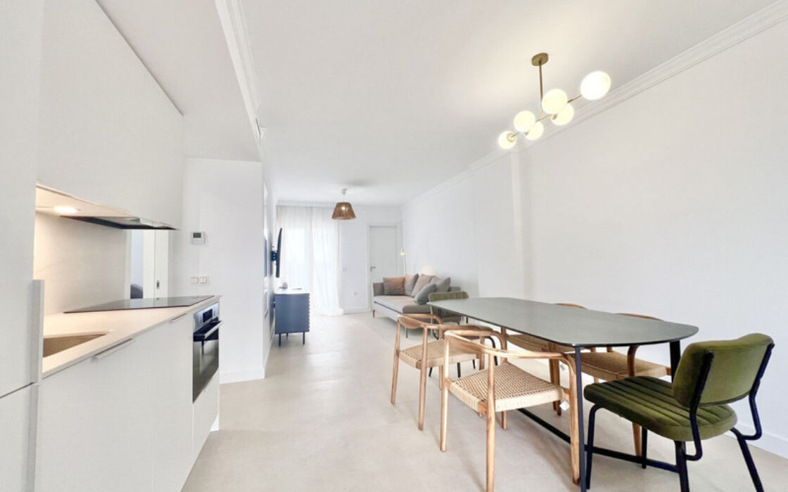 Дуплекс-пентхаус в Эстепоне с террасой и видом на море