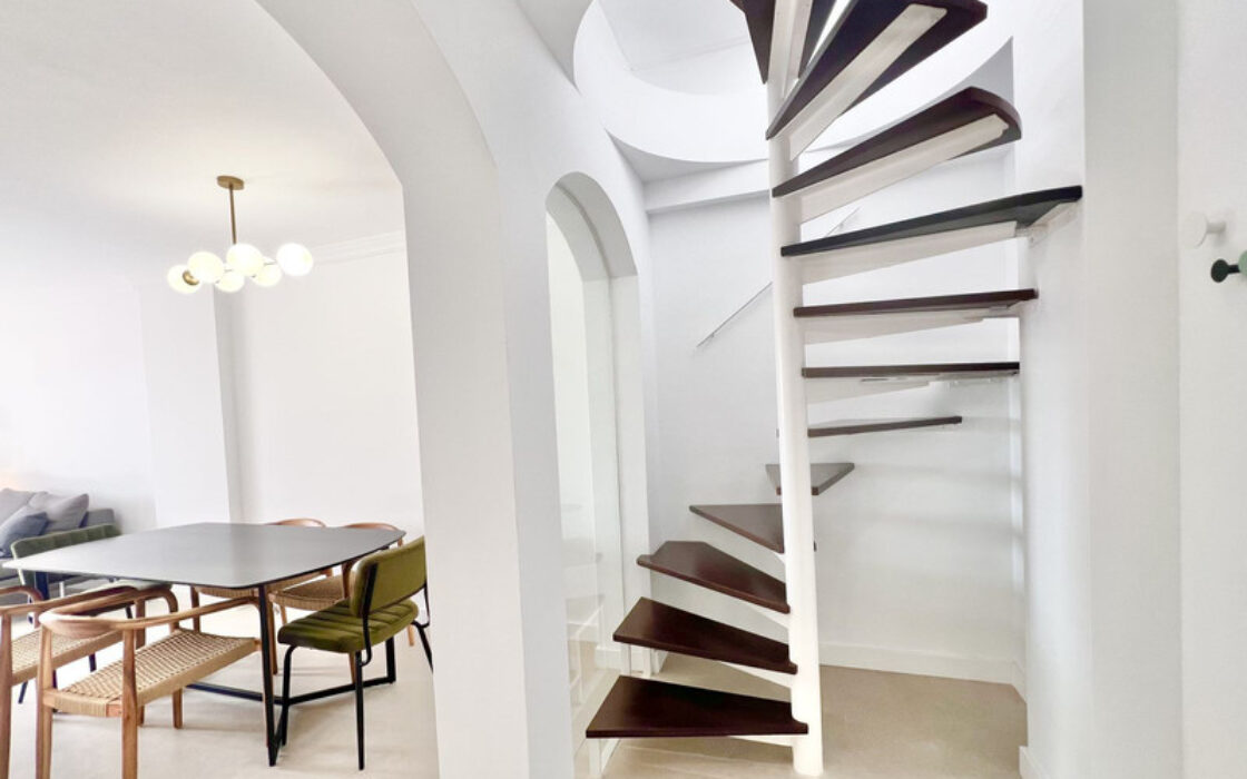 Дуплекс-пентхаус в Эстепоне с террасой и видом на море