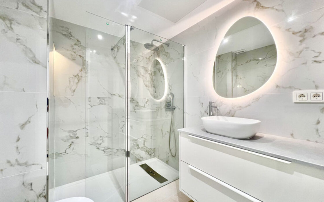 Дуплекс-пентхаус в Эстепоне с террасой и видом на море