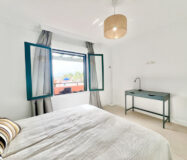 Дуплекс-пентхаус в Эстепоне с террасой и видом на море